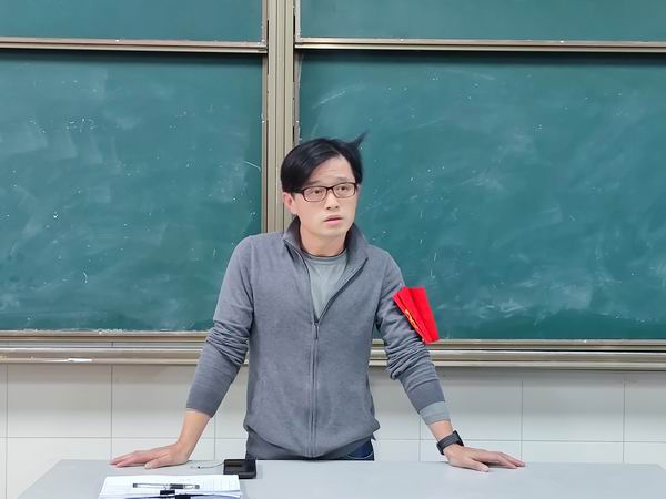 王协老师讲话.jpg
