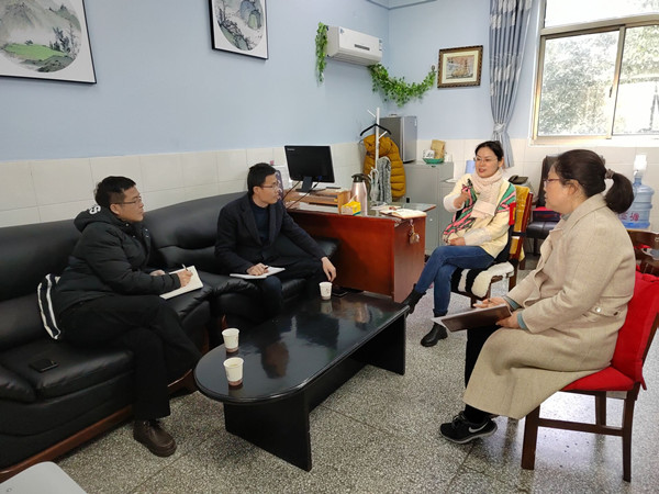2.电气学院座谈会现场.jpg