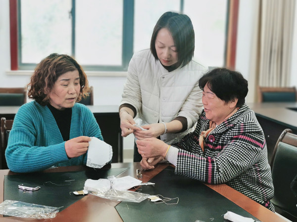 大巷社区制作零钱包.JPG