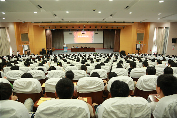 1开学典礼会场.jpg