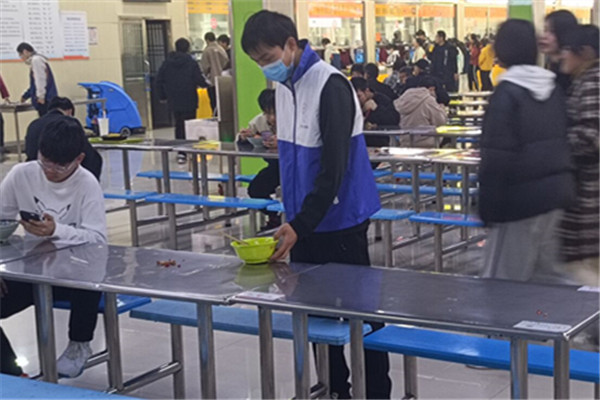 汽车志愿者开展光盘倡导志愿服务活动_副本.jpg