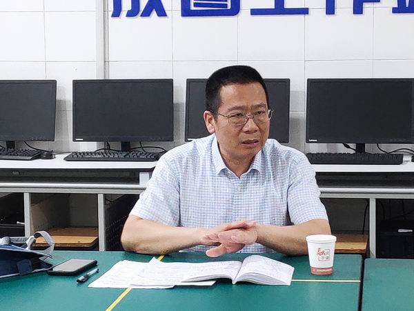 杨永年评课.jpg