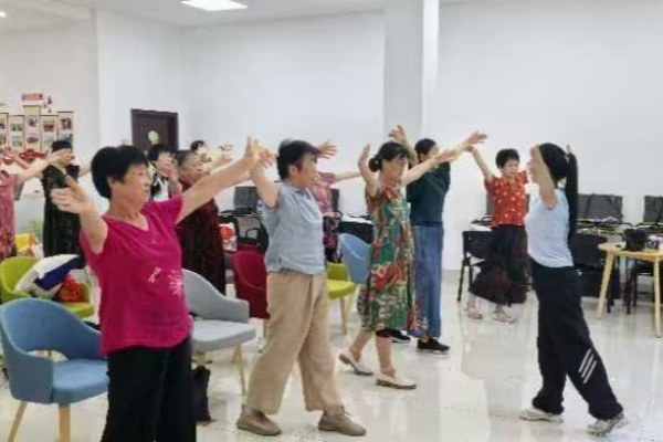 洪老师授课中.jpg