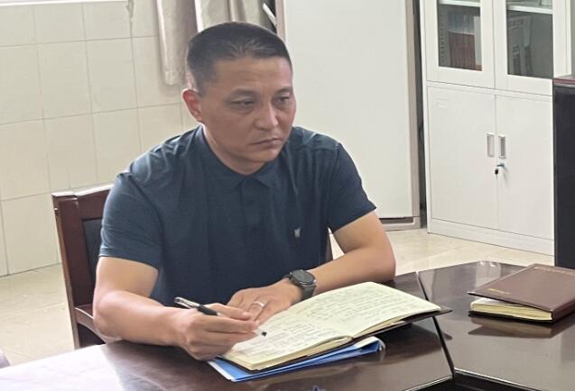 支委会会议4.jpg