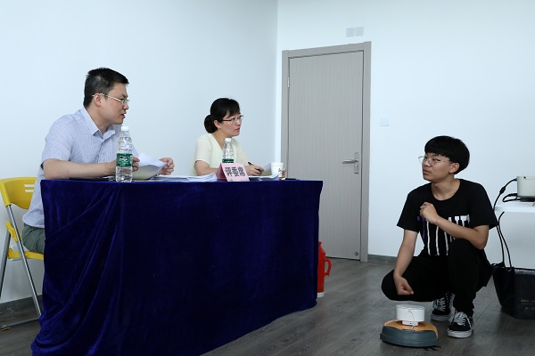 3创新作品现场演示.JPG