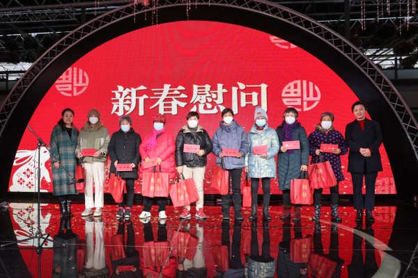 2、困境妇女新春慰问_副本.jpg