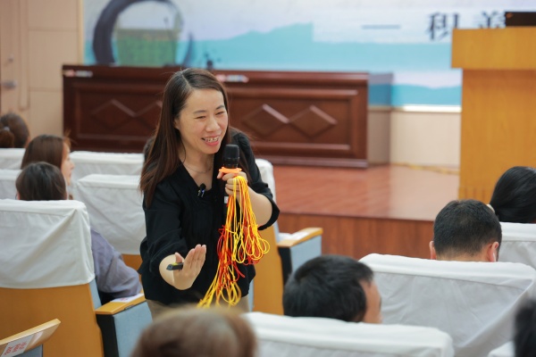 教师现场授课.JPG