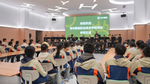 认真聆听企业文化宣讲11.JPG