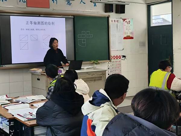 朱翠翠老师授课.jpg