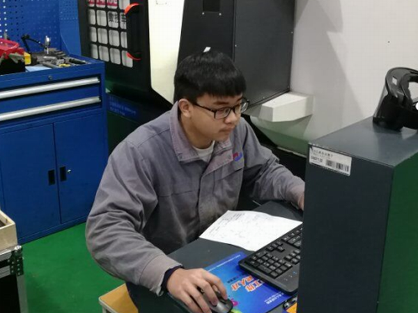 周心宇.png