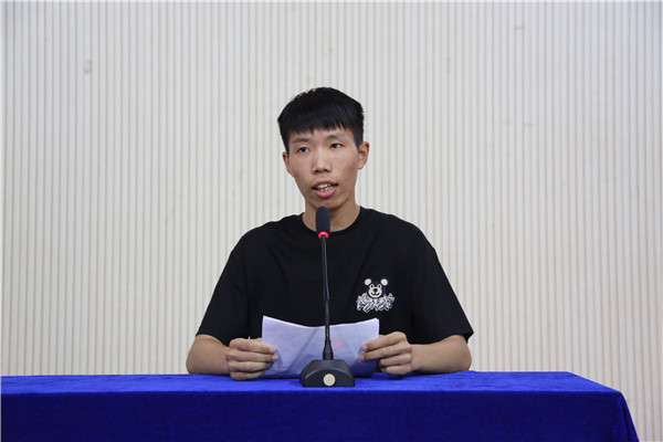 3 老生代表发言.jpg