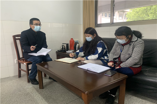 0421支委会照片2.jpg