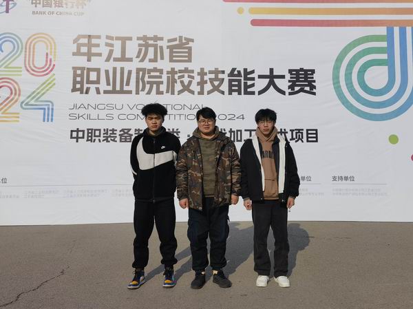 8A8FD272C1DB2CFB2C1B4E1A6E103224.jpg