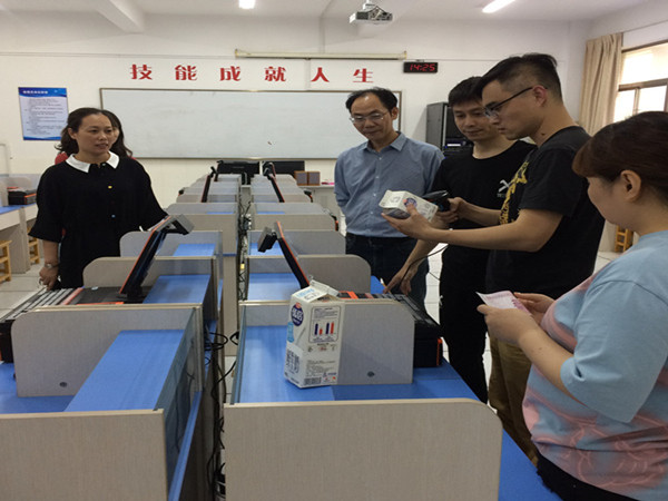 现场操作演示.JPG