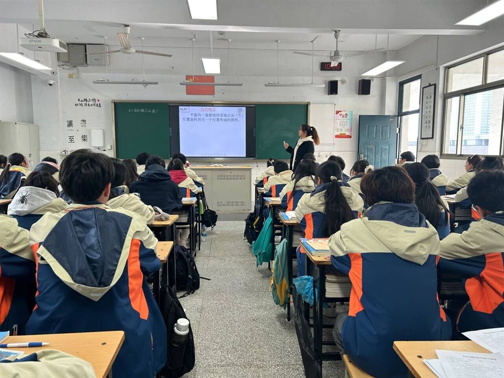 谢彩娣老师上课照片.jpg
