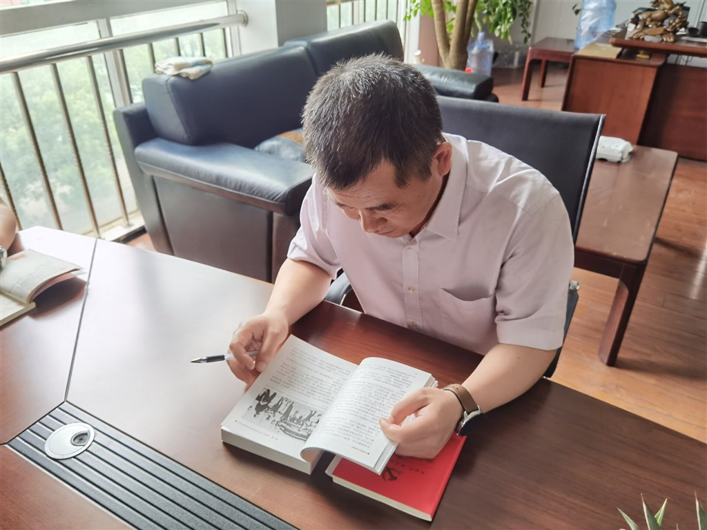 支委会孙国华学习.jpg