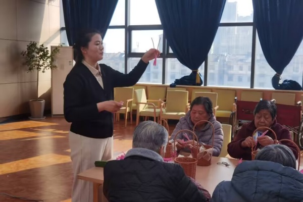 周老师讲解中.jpg