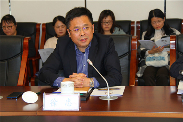 4徐忠从新校区建设、招生规模、专业设置、师资配备等方面，介绍了学校的基本情况和发展历程.jpg
