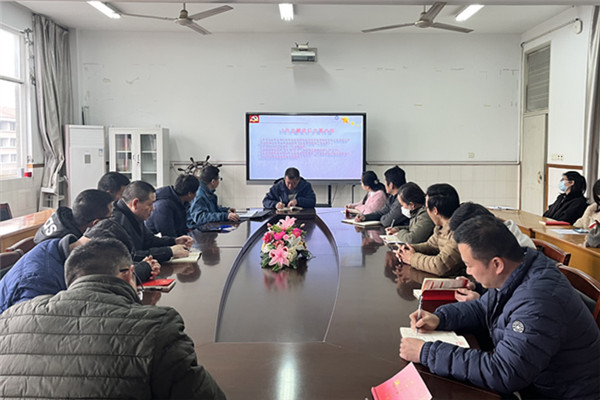 主题党日活动杨志豪领学_副本.jpg