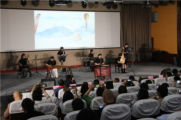 13乐器演奏.jpg