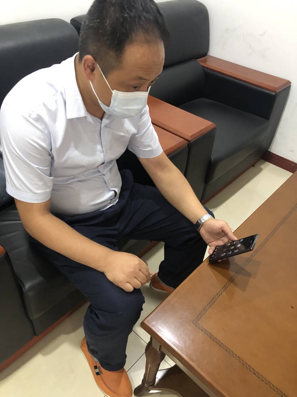 支委会会议3.jpg