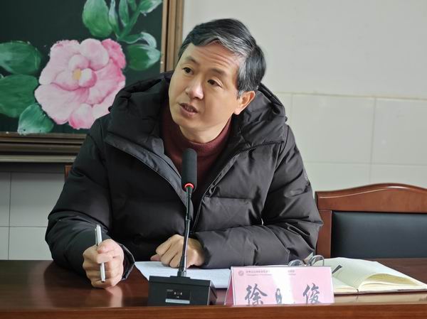 2学生科科长徐晓俊汇报演讲.jpg