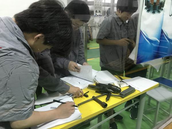 学生自主探究学习站学习任务.jpg
