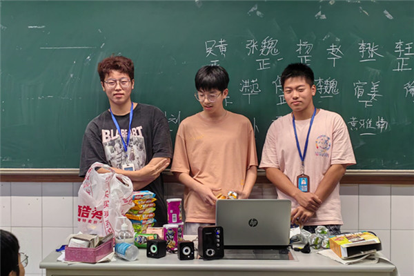 一等奖获得者_副本.jpg