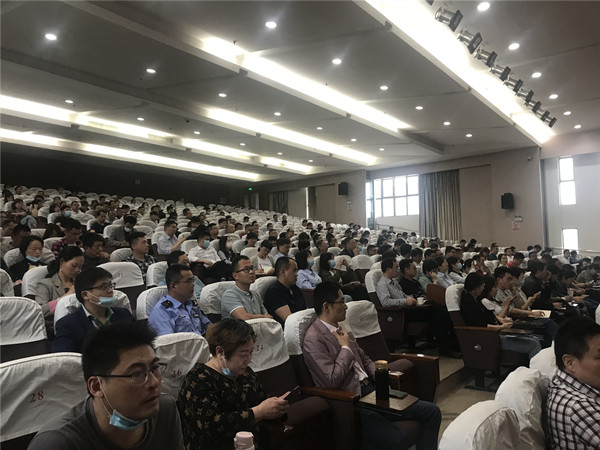 学员听课.jpg