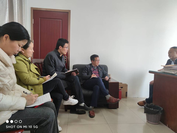 4.汽车学院座谈会现场.jpg