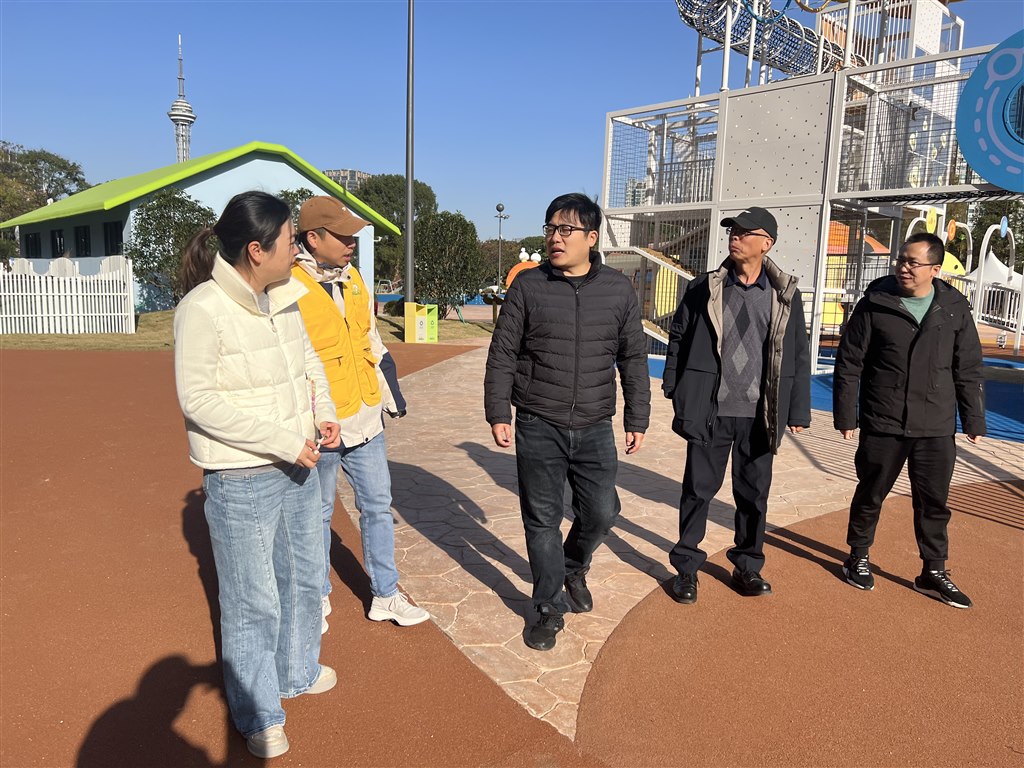 走访新天地乐园.JPG