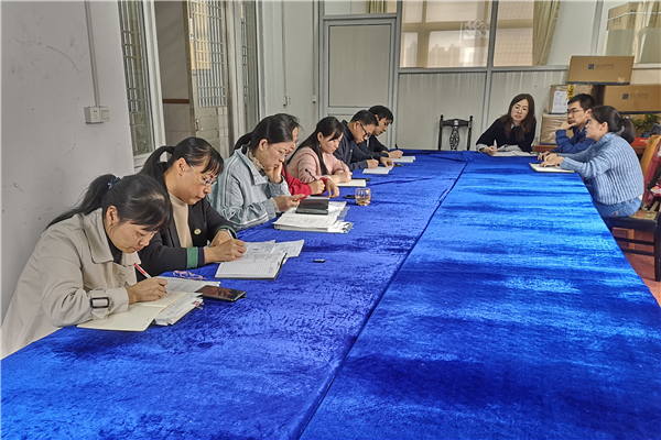 3 数学教研活动现场（1）_副本.jpg