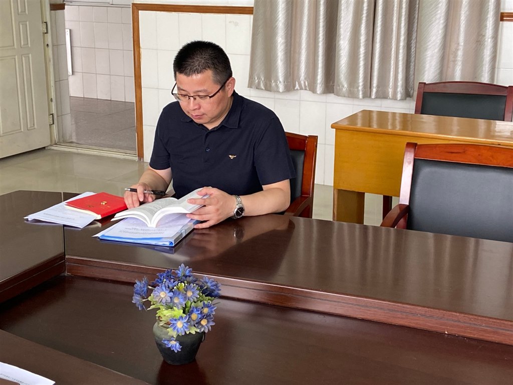 支委会杨志豪学习.jpg