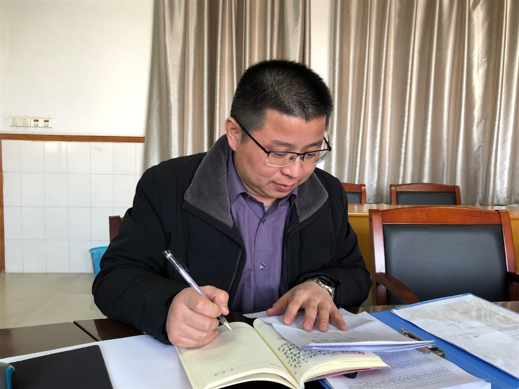 支委会杨志豪.JPG