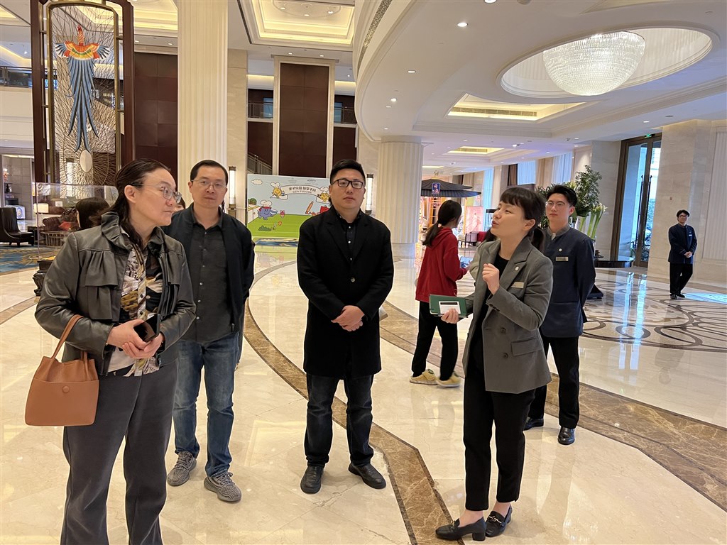参观企业1.JPG