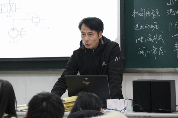 调整大小 2.授课进行中.JPG