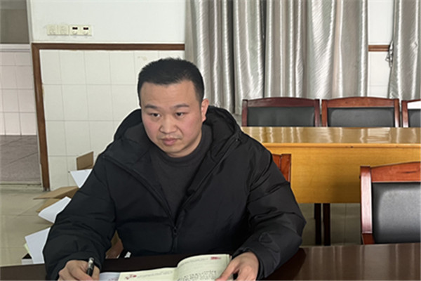支委会张青发言_副本.jpg