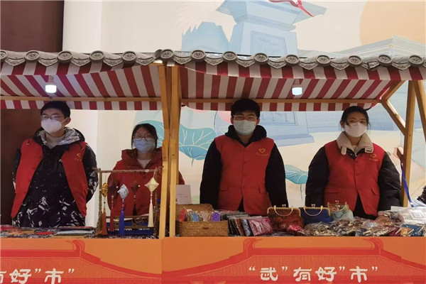20422团支部王鑫怡同学（左二）参加武进博物馆新春志愿服务活动.jpg