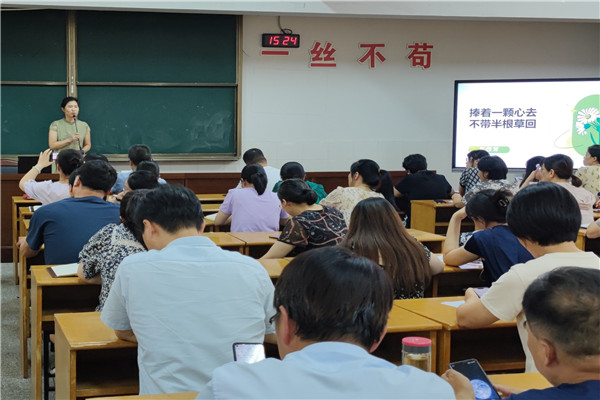 6援陕教师朱美芳发言.jpg