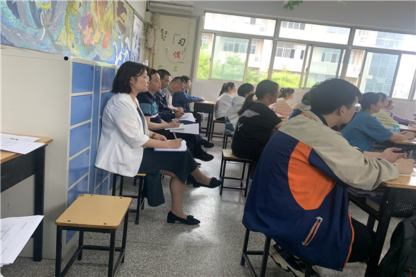 意识形态调研进课堂_副本.jpg