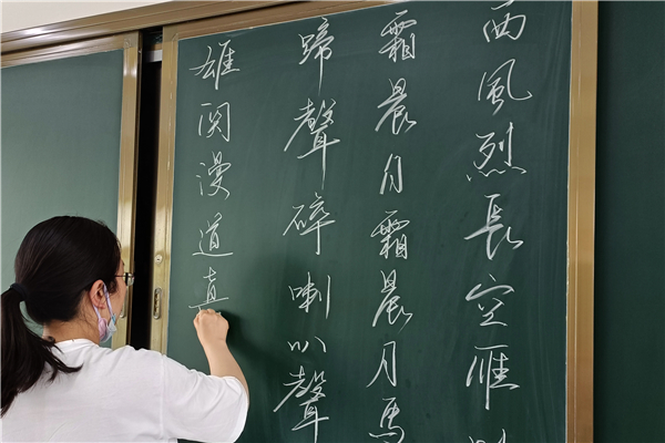 闵婷_副本.jpg