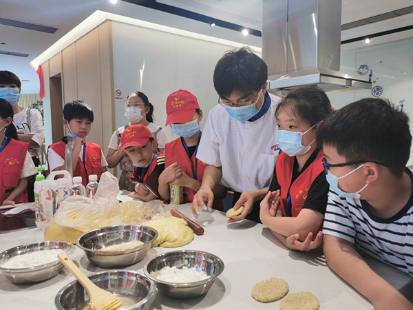 陈春华老师悉心指导.jpg