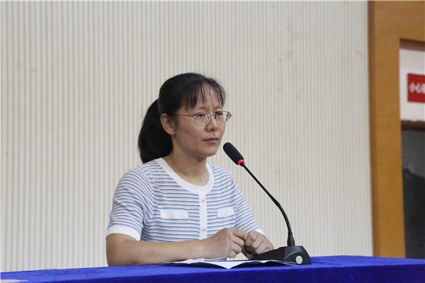 5 教师代表董玉芳老师发言.jpg