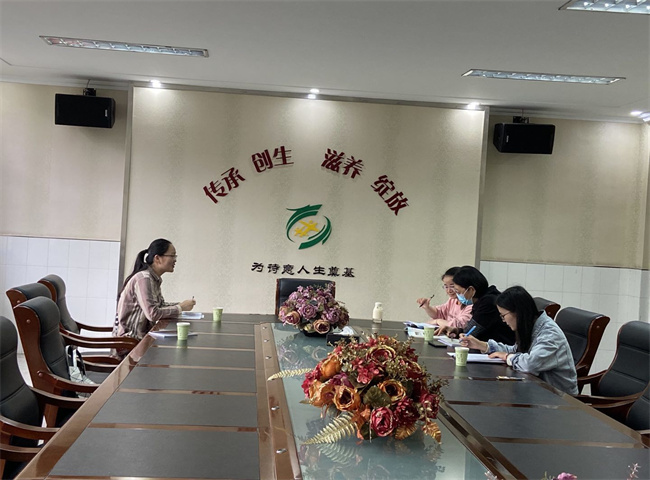 组内探讨.jpg