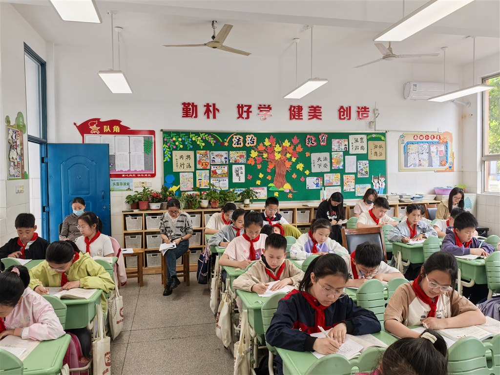 e249a999cf58aaebe01bed9a5117773.jpg e249a999cf58aaebe01bed9a5117773.jpg