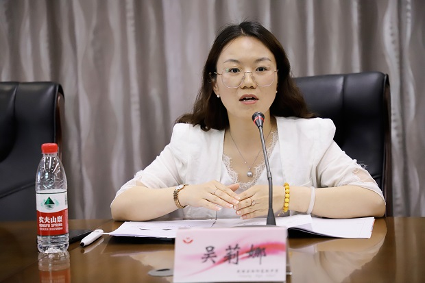5评课：吴莉娜.JPG