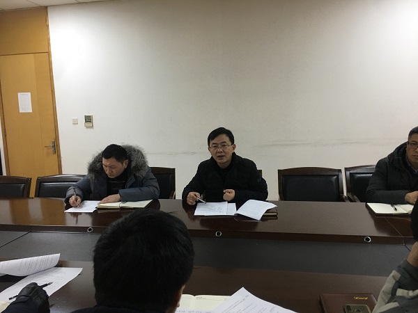 2. 张校长指导工作.JPG