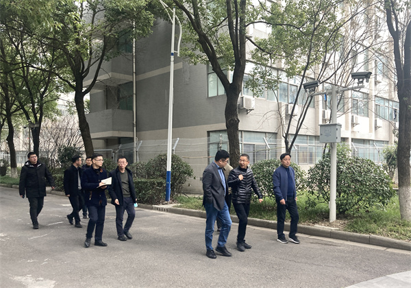 巡视校园_副本.jpg