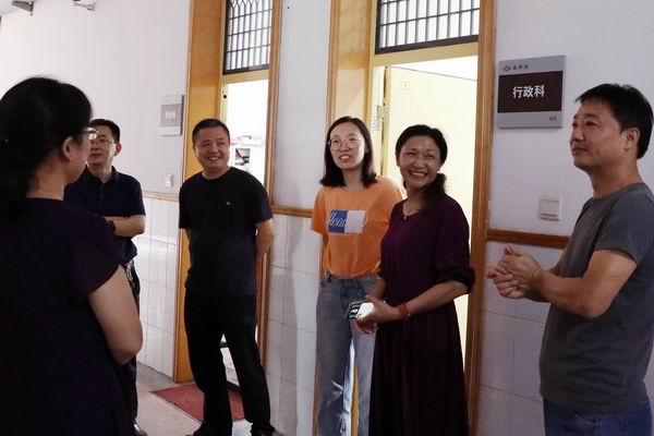 3 关心新教师.JPG