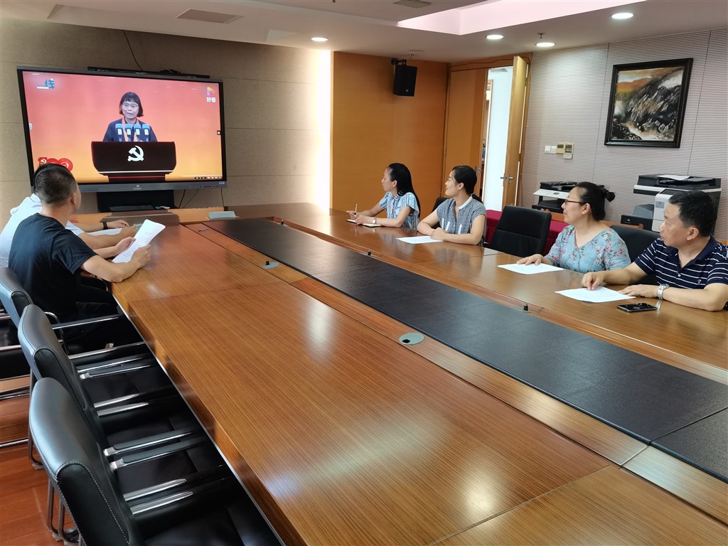 党政办学习张桂梅现场.jpg